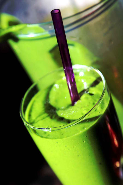 Easy Green Smoothie Recipe Book for Kids & Adults: Get Your Family Drinking Greens, Fruits & Veggies with Green Reset Formula! (Paperback)